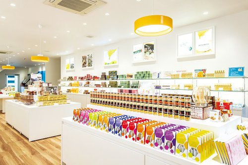 店舗内.jpg
