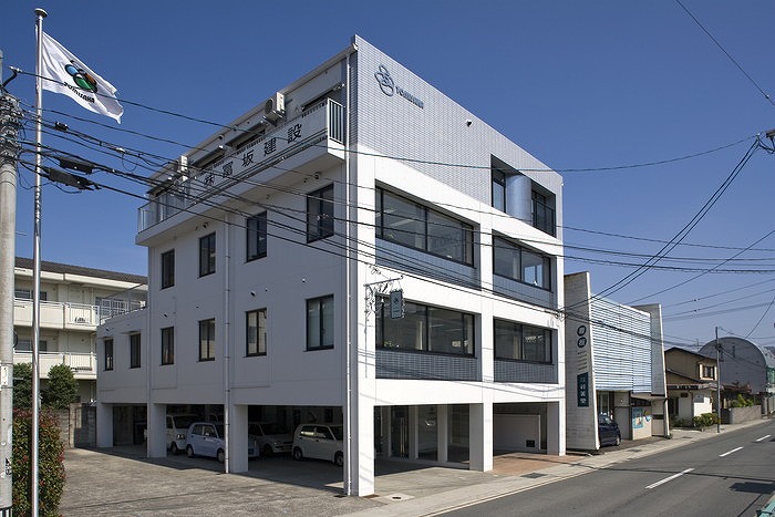 株式会社冨坂建設